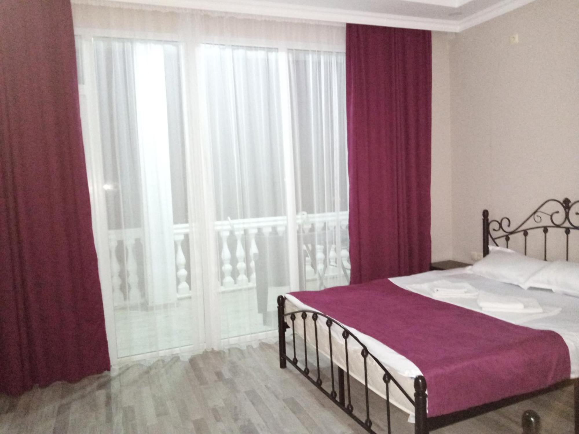 Geno Guest House Kvariati Kültér fotó